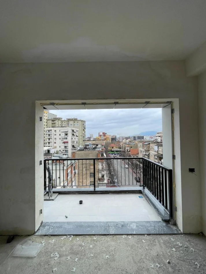 Tirane, shitet apartament 2+1+Ballkon Kati 5, 105 m² 280.000 € (Rruga Barrikadave)