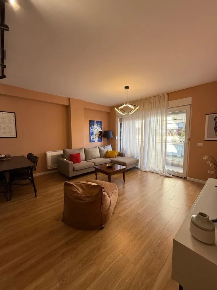 Tirane, shitet apartament 2+1 Kati 3, 105 m² 320.000 € (Rruga e Barrikadave)