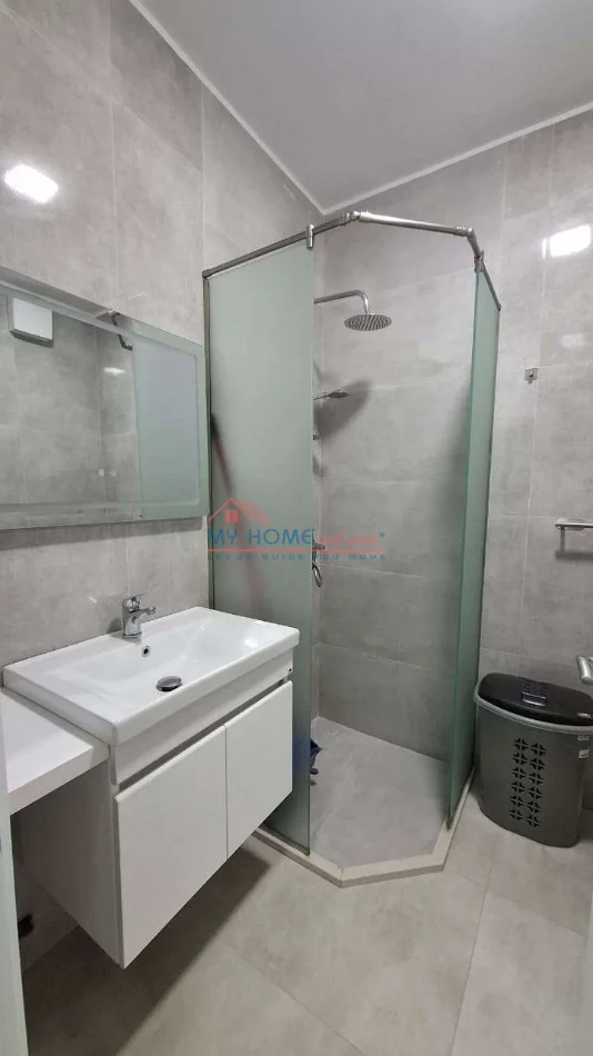 Tirane, jepet me qera apartament 1+1+Ballkon Kati 6, 61 m² 600 € (Rruga Bedri Karapica)
