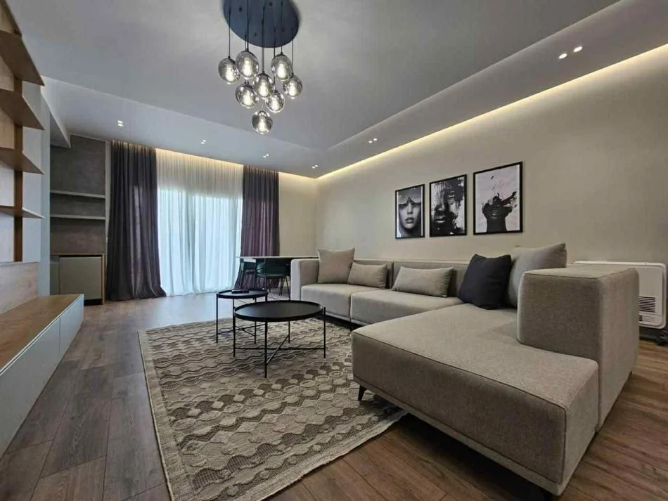 Tirane, jepet me qera apartament 3+1+Ballkon Kati 2, 130 m² 1.500 € (RRUGA SELITE E VJETER,KOPSHTI BOTANIK)