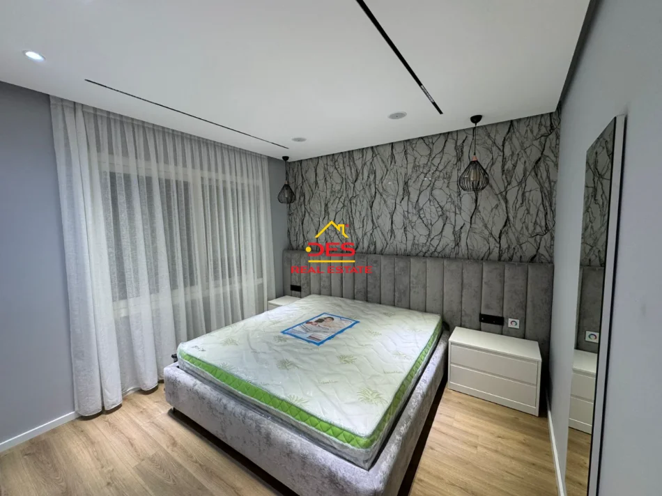 Vlore, jepet me qera apartament 1+1+Ballkon Kati 7, 65 m² 550 € (Rruga Gjergj Arianiti)