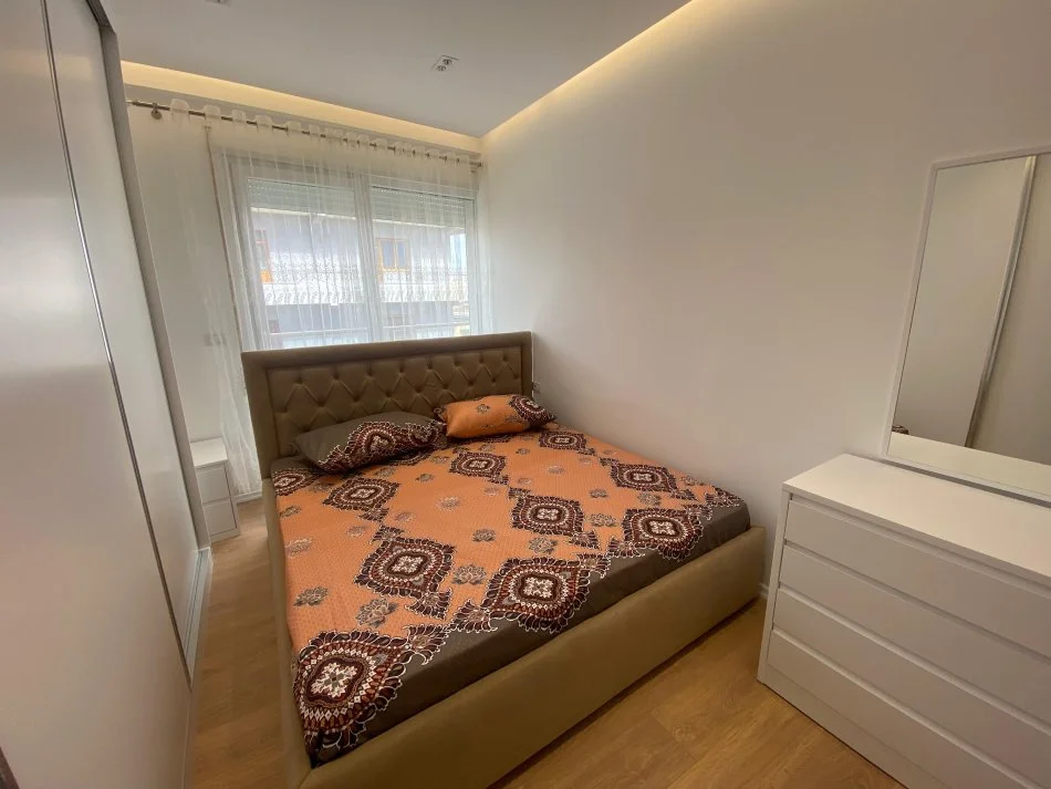 Tirane, jepet me qera apartament 2+1 Kati 1, 90 m² 500 € (Hambu pepo)