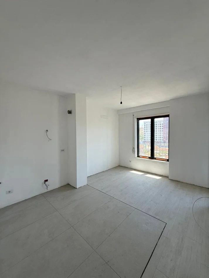 Tirane, jepet me qera zyre Kati 7, 55 m² 450 € (rruga karl gega)