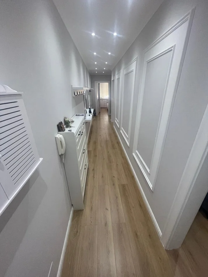 Tirane, jepet me qera apartament 2+1+Ballkon Kati 11, 120 m² 850 € (Prane Kompleksit Delijorgji)