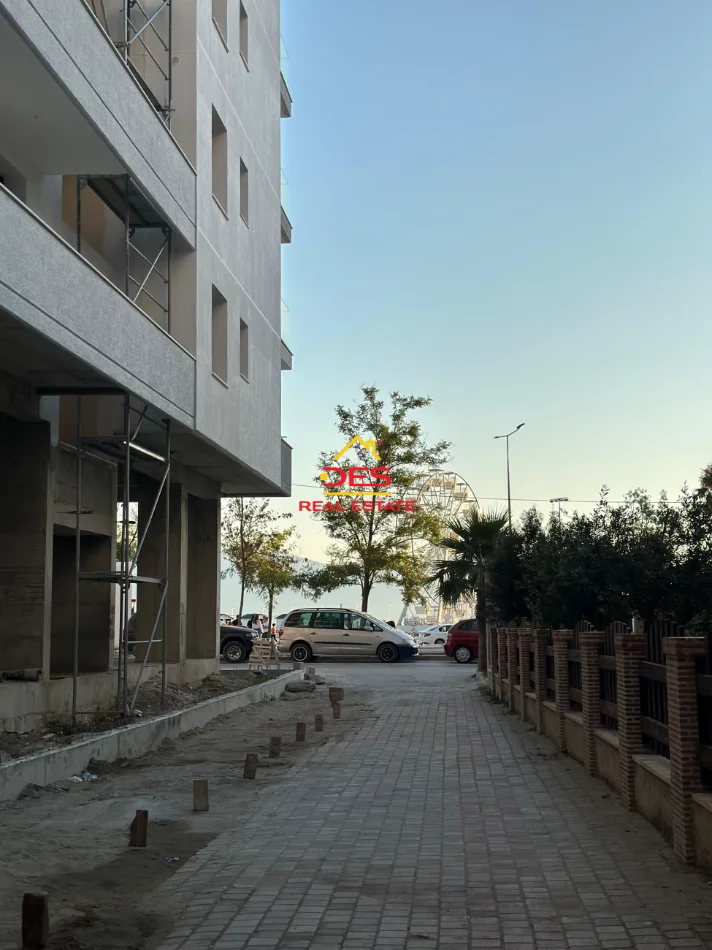 Vlore, jepet me qera apartament 1+1+Ballkon Kati 2, 70 m² 450 € (Lungomare)