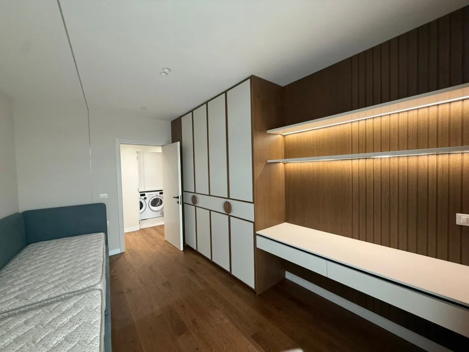 Tirane, shitet apartament 2+1+Aneks+Ballkon Kati 8, 130 m² 470.000 € (Lake View Residences)