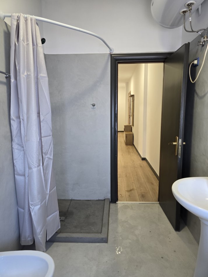 Tirane, shes apartament 2+1 Kati 5, 82 m² 185.000 € (KOMUNA E PARISIT)