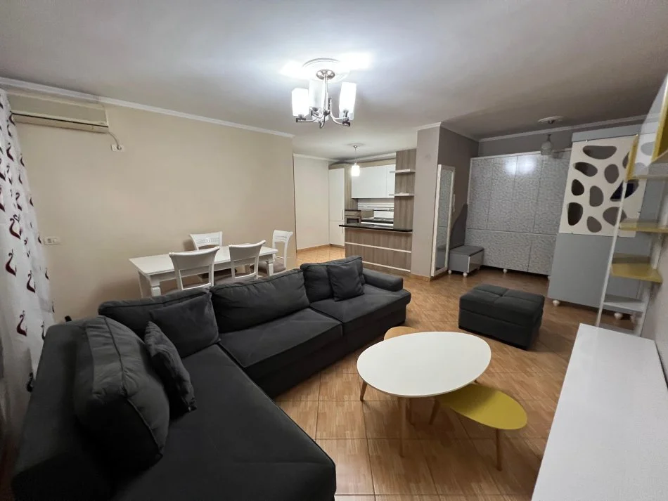 Tirane, jepet me qera apartament 2+1 Kati 8, 91 m² 700 € (Pervalle delijorgjit)