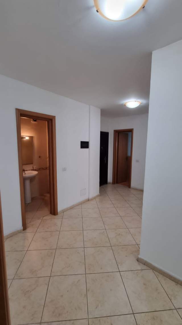 Tirane, jepet me qera 2+1+BLK Kati 4, 106 m² 900 Euro