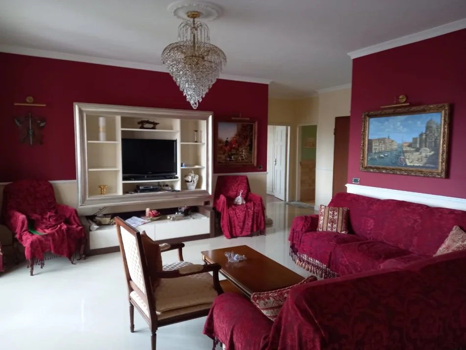 Tirane, jepet me qera 2+1+Ballkon , 550 € (Fresk)