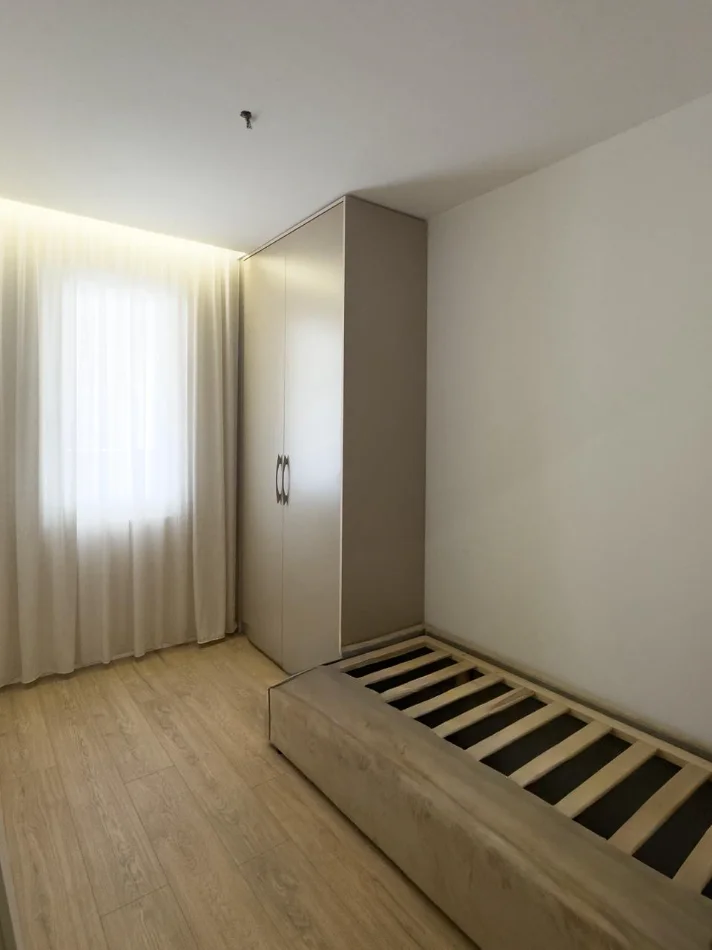Tirane, shitet apartament 2+1 Kati 5, 90 m² 140.000 € (Fresku)