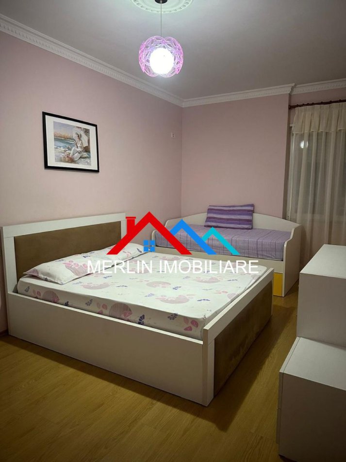 Tirane, jepet me qera apartament 1+1+Ballkon Kati 1, 71 m² 400 € (RRUGA SHEFQET KUKA,FRESK)