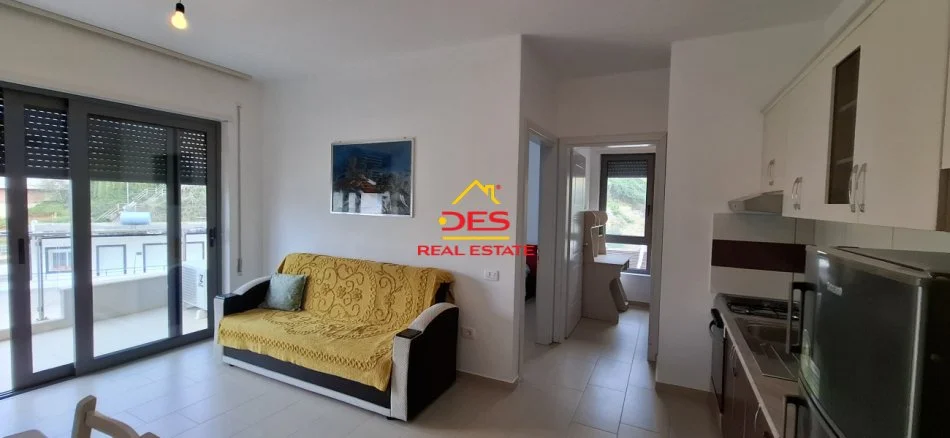 Vlore, jepet me qera apartament 2+1+Ballkon Kati 2, 100 m² 400 € (Rruga Aleksandër Moisiu)