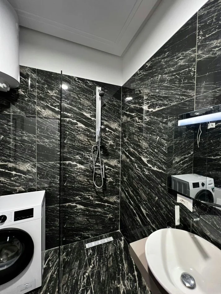 Tirane, jepet me qera apartament 2+1 Kati 3, 100 m² 1.400 € (Rruga ''Bardhyl")