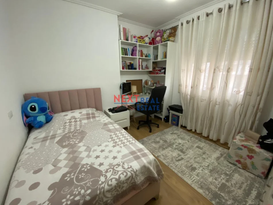 Vlore, jepet me qera apartament 3+1+Ballkon Kati 7, 153 m² 650 € (VLORE-SKELE)