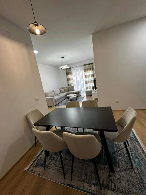 Tirane, jepet me qera apartament 2+1+Ballkon Kati 5, 100 m² 800 € (Rruga "Jordan Misja")
