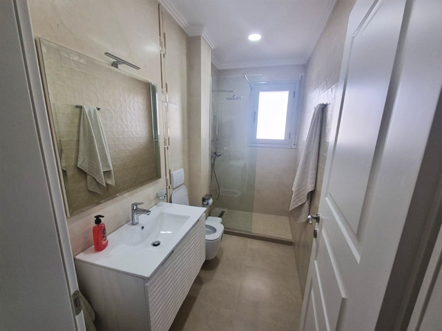 Vlore, jepet me qera apartament 2+1+BLK Kati 8, 125 m² 550 Euro