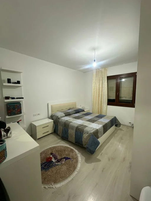 Tirane, jepet me qera apartament 1+1+Ballkon Kati 2, 55 m² 480 € (Rruga ''Peti")