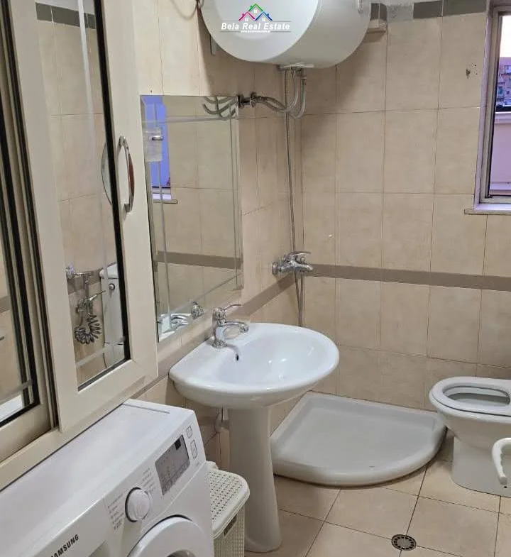 Tirane, jepet me qera apartament 2+1 Kati 3, 70 m² 575 € (rruga e dibres)