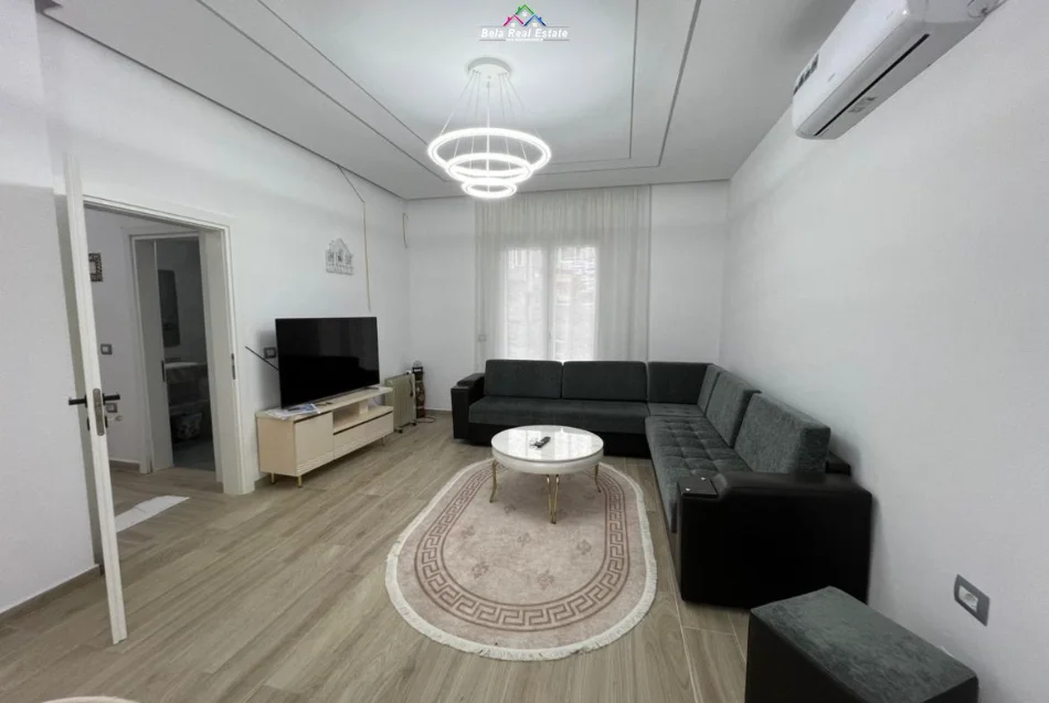 Tirane, jepet me qera Vile 3+1+Ballkon , 100 m² 680 € (shkoze)