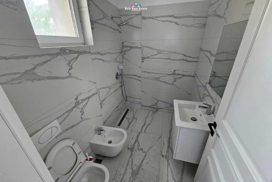 Tirane, jepet me qera Vile 3 Katshe Kati 3, 400 m² 2.500 € (teg)