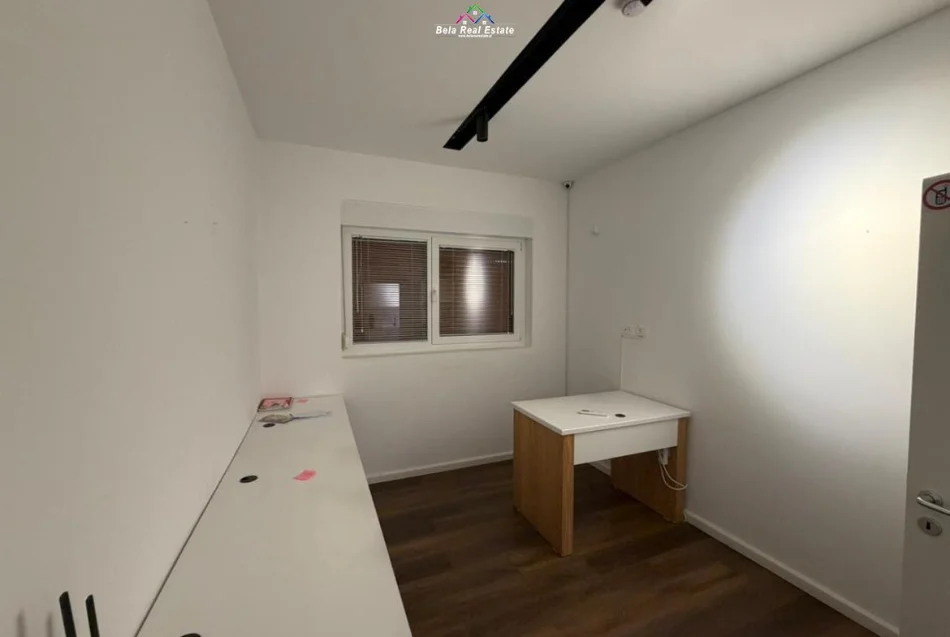 Tirane, shes zyre Kati 0, 200 m² 500.500 € (ali demi)