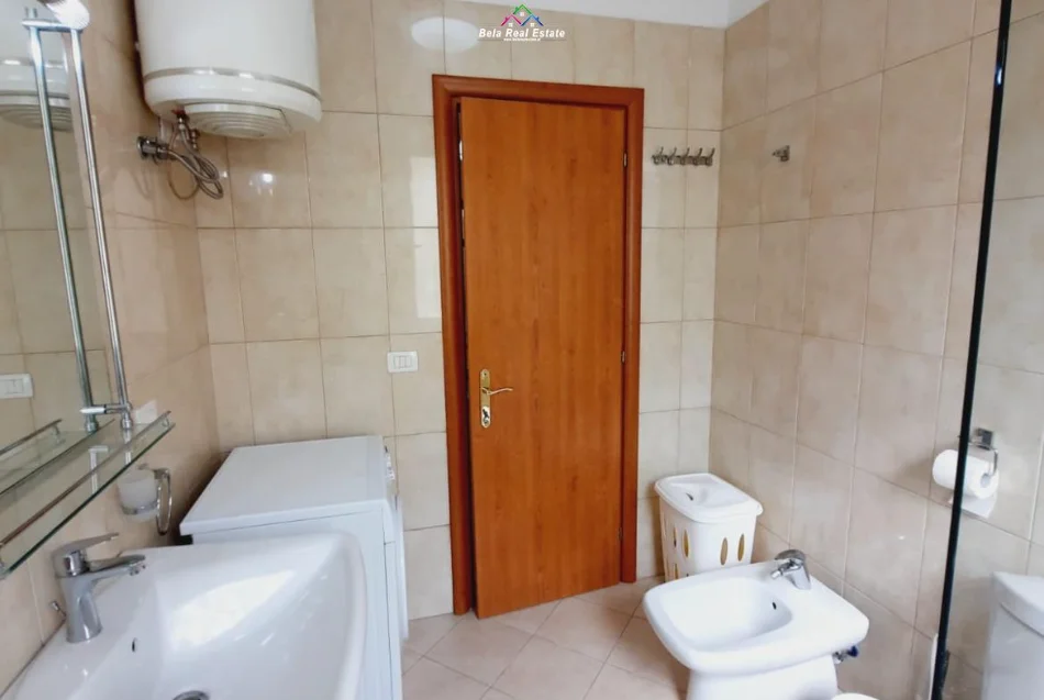 Shqiperi, jepet me qera apartament 2+1 Kati 2, 115 m² 750 € (liqeni i thate)