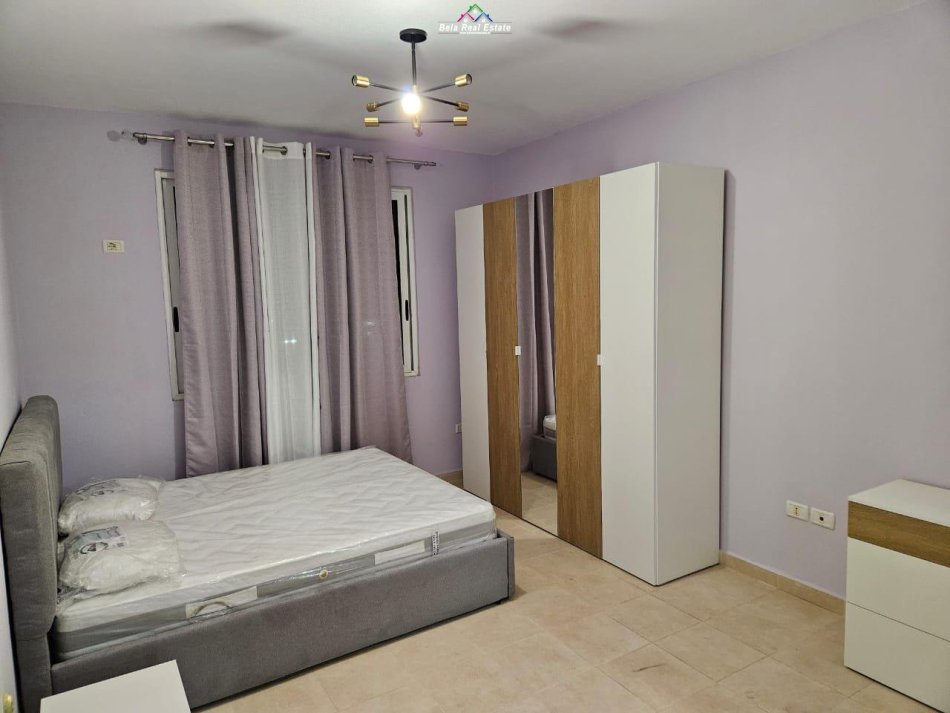 Tirane, jepet me qera apartament 3+1 Kati 6, 114 m² 550 € (erzen lita)