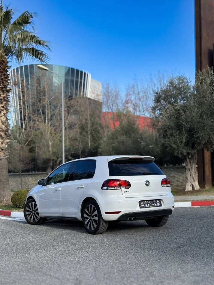 Tirane, shes makine GOLF VI GTD FABRIKE Nafte, e bardhë automatik Klima 186 km 8.700 €