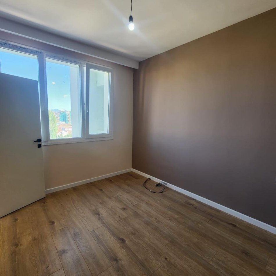 Tirane, jepet me qera apartament 1+1+Ballkon Kati 7, 65 m² 450 € (River Residence-Orion Construction)