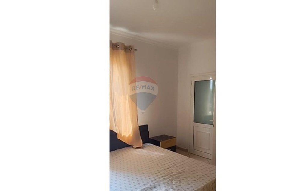 Tirane, jepet me qera 2+1 Kati 2, 152 m² 600 € 