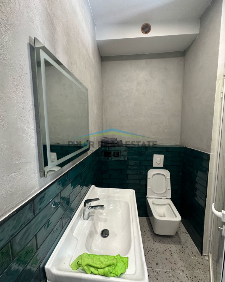 Tirane, jepet me qera apartament 1+1 Kati 5, 74 m² 515 € (Shallvaret)
