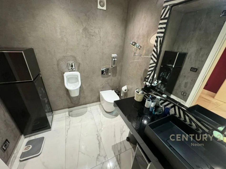 !! SHITET APARTAMENT 3+1+2 TEK RRUGICA E SALES !!