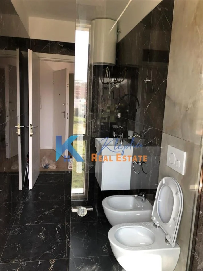 Tirane, shitet apartament 2+1 Kati 7, 105 m² 150.000 € (Ali Dem, afer kompleksit Mangalem)