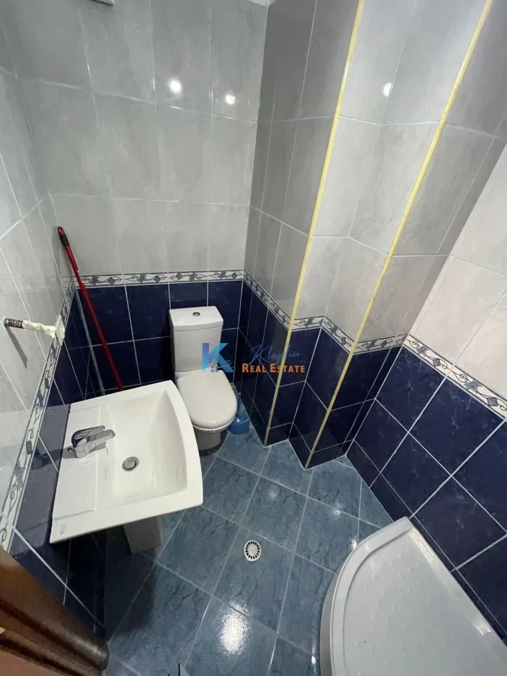 Tirane, jepet me qera apartament 2+1+Ballkon Kati 5, 110 m² 500 € (Kodra e Diellit, afer Eleonores)