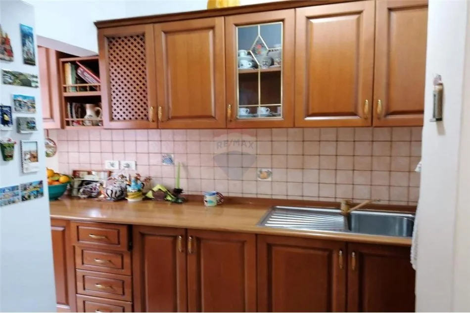 Tirane, shitet apartament 2+1 Kati 3, 70 m² 110.000 € (Tele Ndini - Xhamlliku - Porcelan)