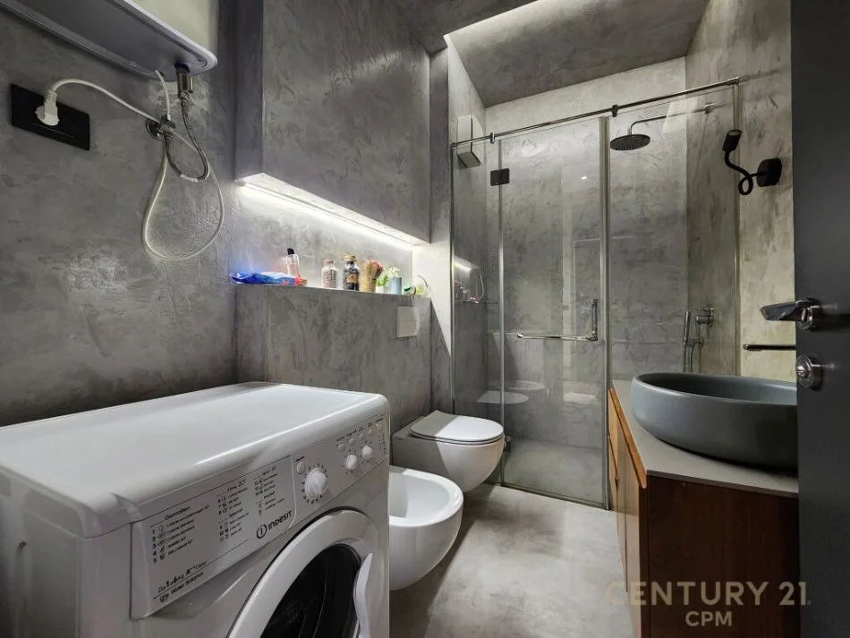 Tirane, jepet me qera vetem 1 dhome 1+1 Kati 4, 53 m² 550 € (liqeni i thate)