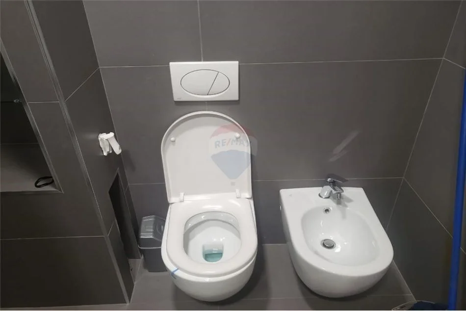 Tirane, jepet me qera apartament 1+1 Kati 5, 70 m² 450 € (21 Dhjetori)