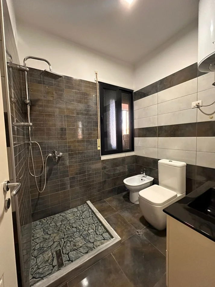 SHITET APARTAMENT 2+1+2 - YZBERISHT - 165.000 €