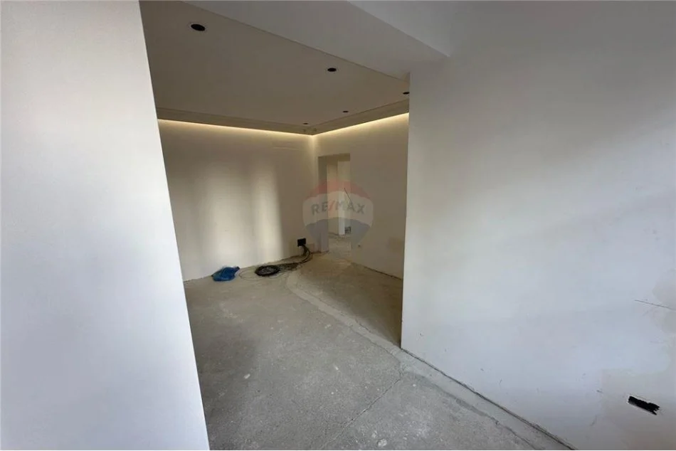 Tirane, shitet apartament 3+1 Kati 1, 139 m² 230.000 € (Rruga Petro Nini Luarasi - Shkolla Baletit)