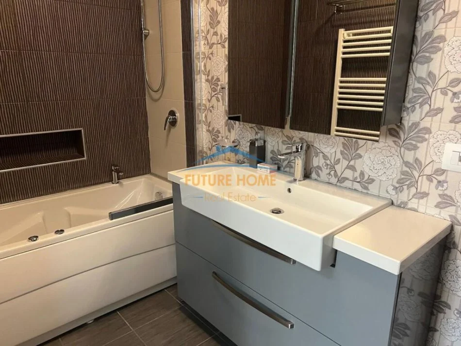 Tirane, shitet apartament 2+1+Aneks+Ballkon Kati 4, 120 m² 220.000 € (unaze e re)