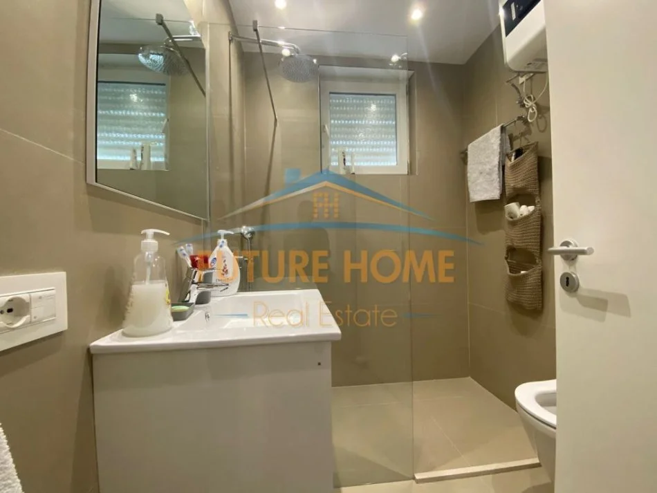 Tirane, shitet Vile 4+1+Aneks+Ballkon Kati 0, 543 m² 780.000 € (Secret Garden)