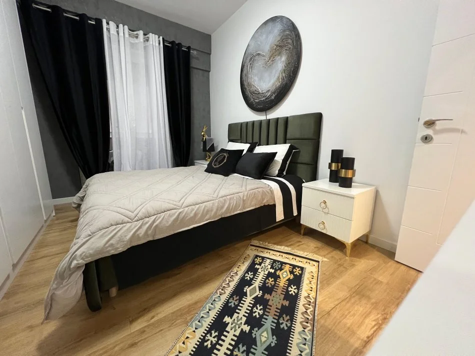 Tirane, shitet apartament 2+1+Aneks+Ballkon Kati 3, 101 m² 258.000 € (Komuna e Parisit)