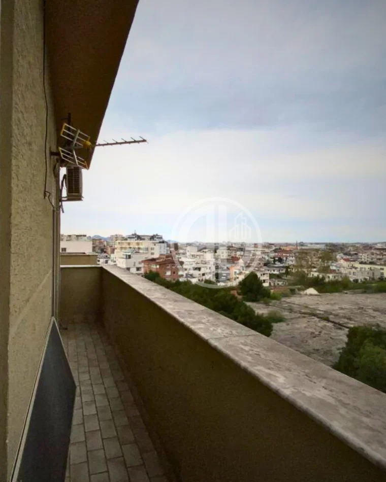 Durres, shitet 1+1 Kati 7,