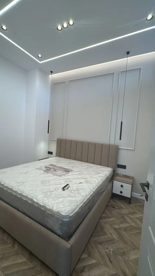 Tirane, jepet me qera apartament 1+1+Ballkon Kati 1, 90 m² 800 € (KODRA E DIELLIT)
