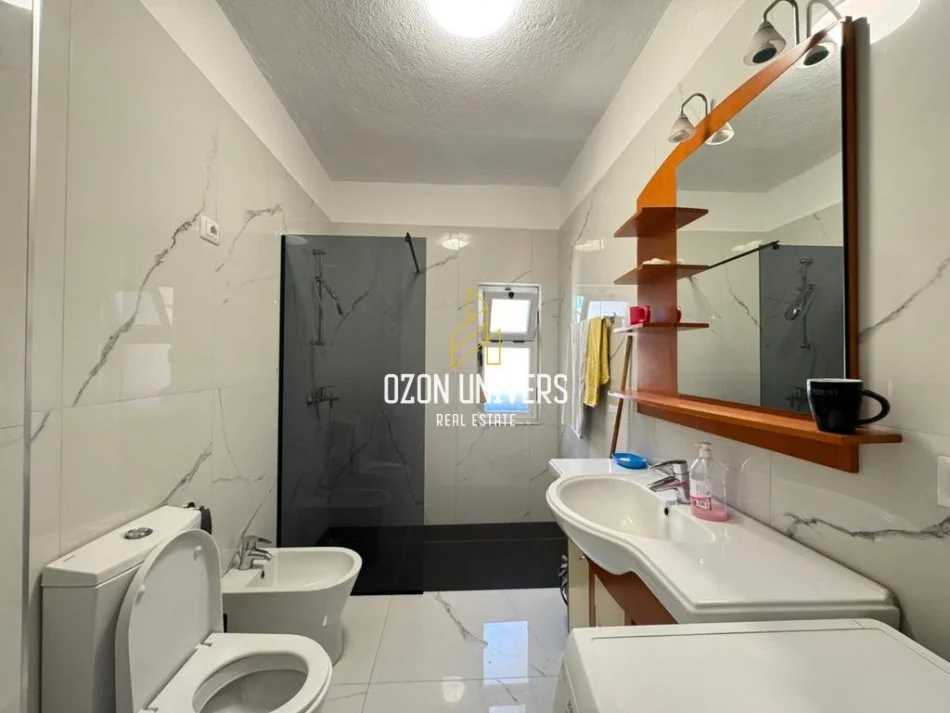 Tirane, jepet me qera apartament 2+1+Ballkon Kati 8, 95 m² 750 € (Bllok Tirana, Albania)