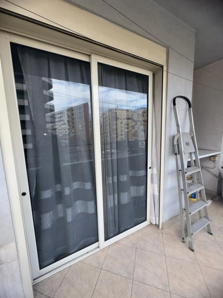 Tirane, jepet me qera apartament 2+1+Ballkon Kati 3, 90 m² 500 € (Astir)