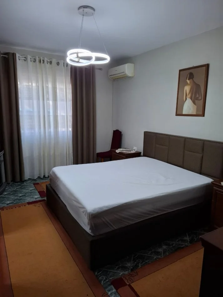 Tirane, jepet me qera apartament 2+1+Ballkon Kati 1, 105 m² 600 € (MINE PEZA)