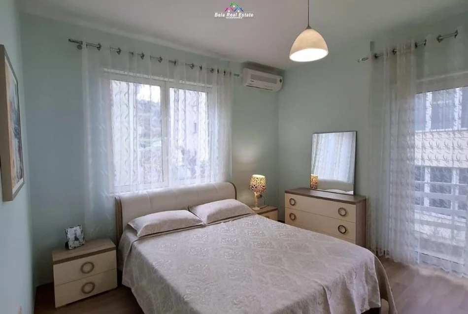 Tirane, jepet me qera apartament 2+1 Kati 2, 115 m² 830 € (Rruga Eduart Mano)