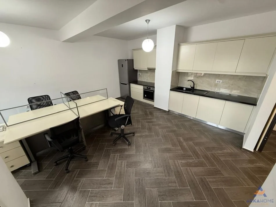 Tirane, jepet me qera apartament 1+1+Ballkon Kati 8, 64 m² 833 € 